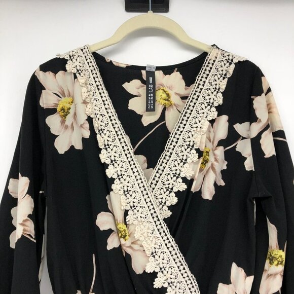 Lord & Taylor Design Lab Black & White Floral Lace trim Romper size S - Picture 5 of 16